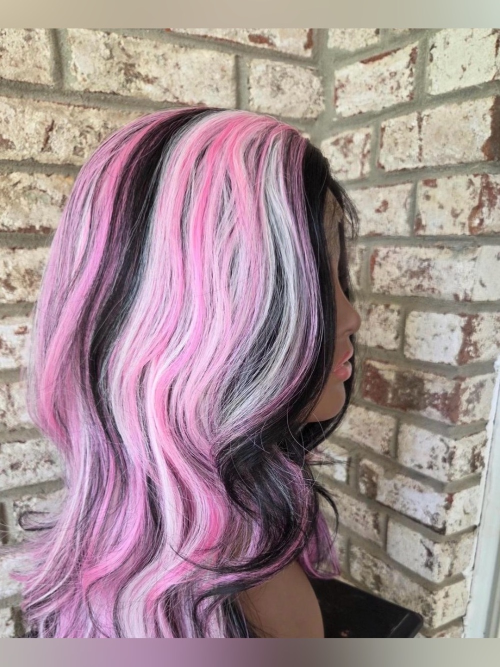 Y2K RARE. lace Front Women's Wig - Black with Pink Highlights - Picture 3 of 4